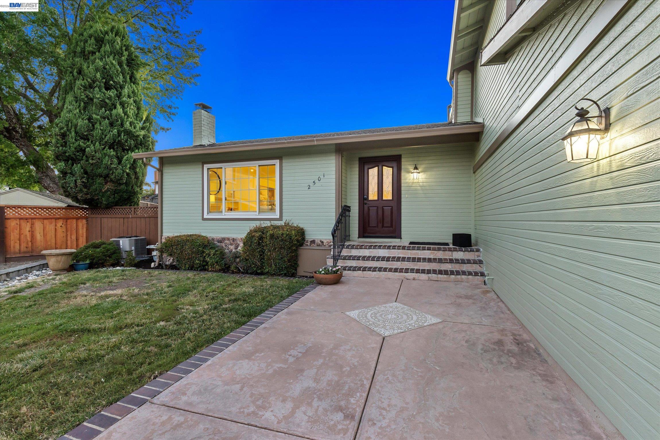 2501 Shadow Mountain Ct