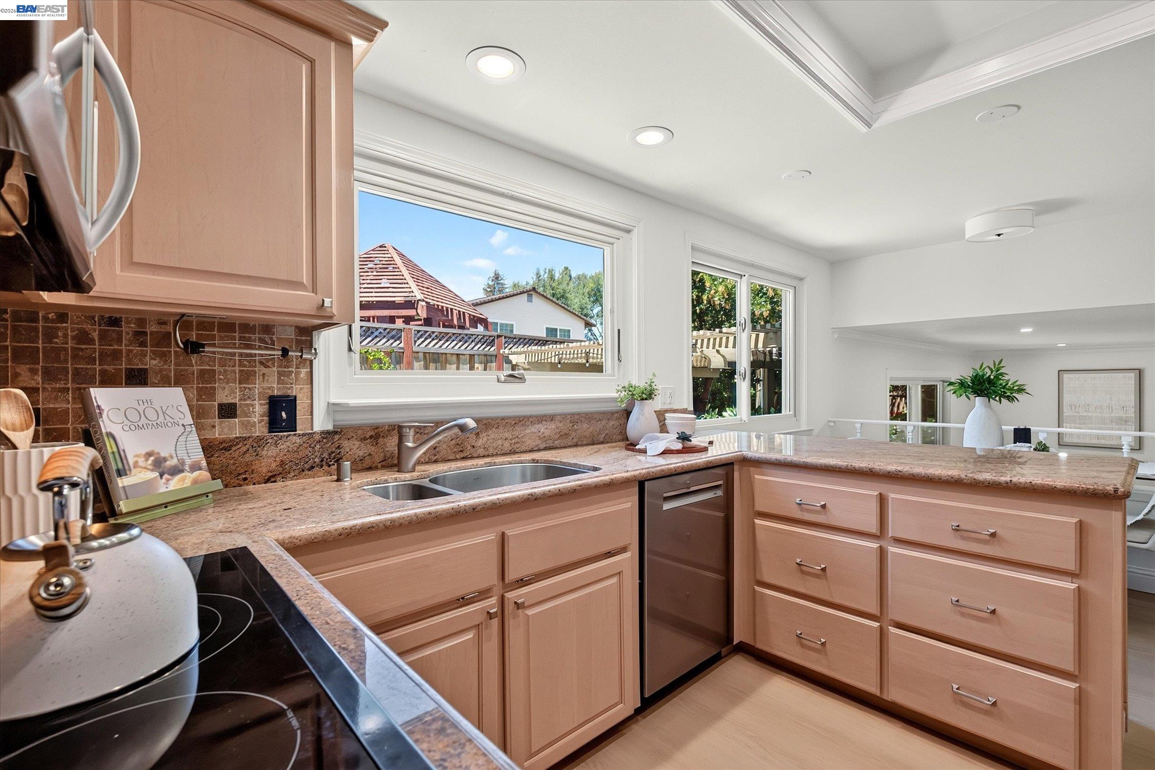 2501 Shadow Mountain Ct