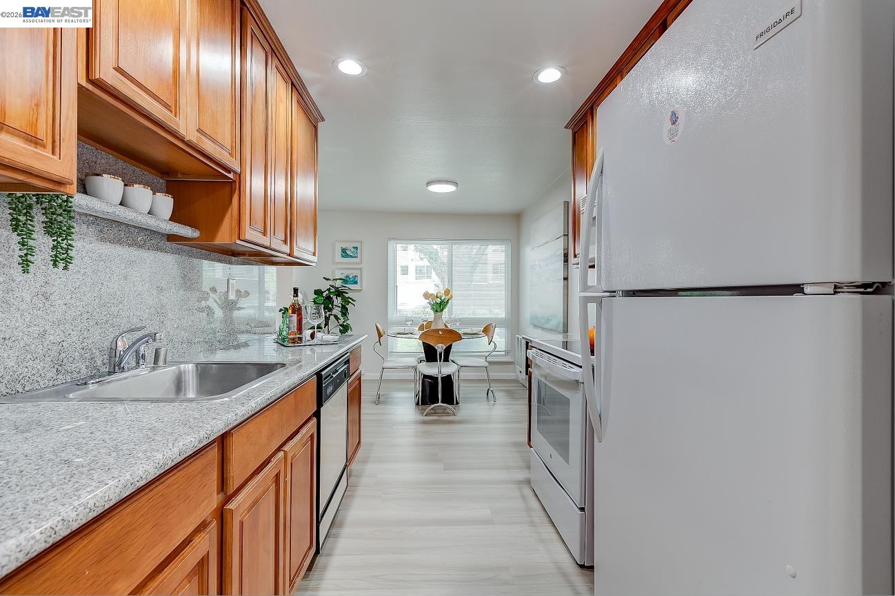 9005 Alcosta Blvd # 199