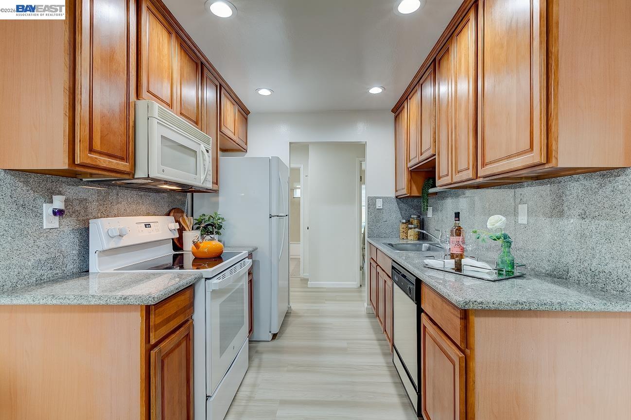 9005 Alcosta Blvd # 199