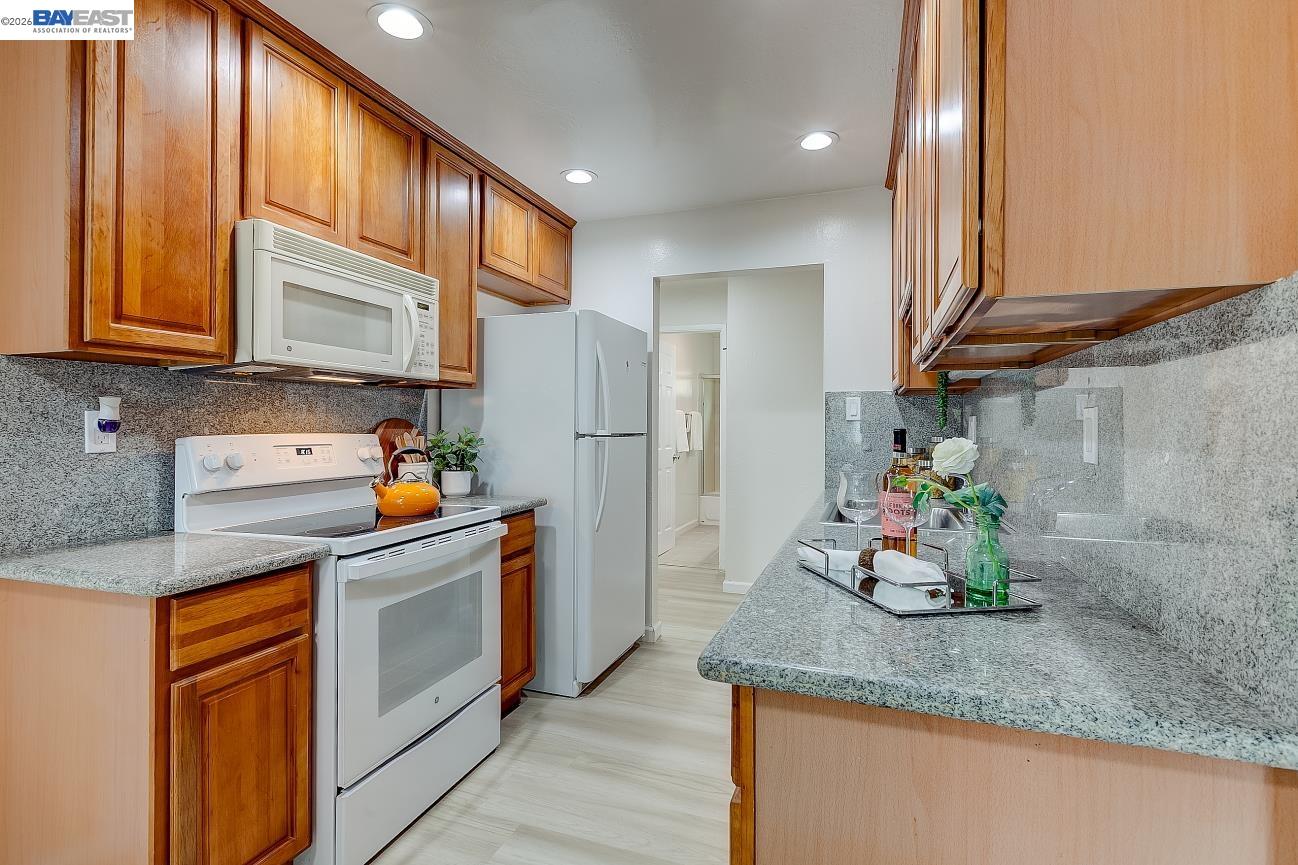 9005 Alcosta Blvd # 199