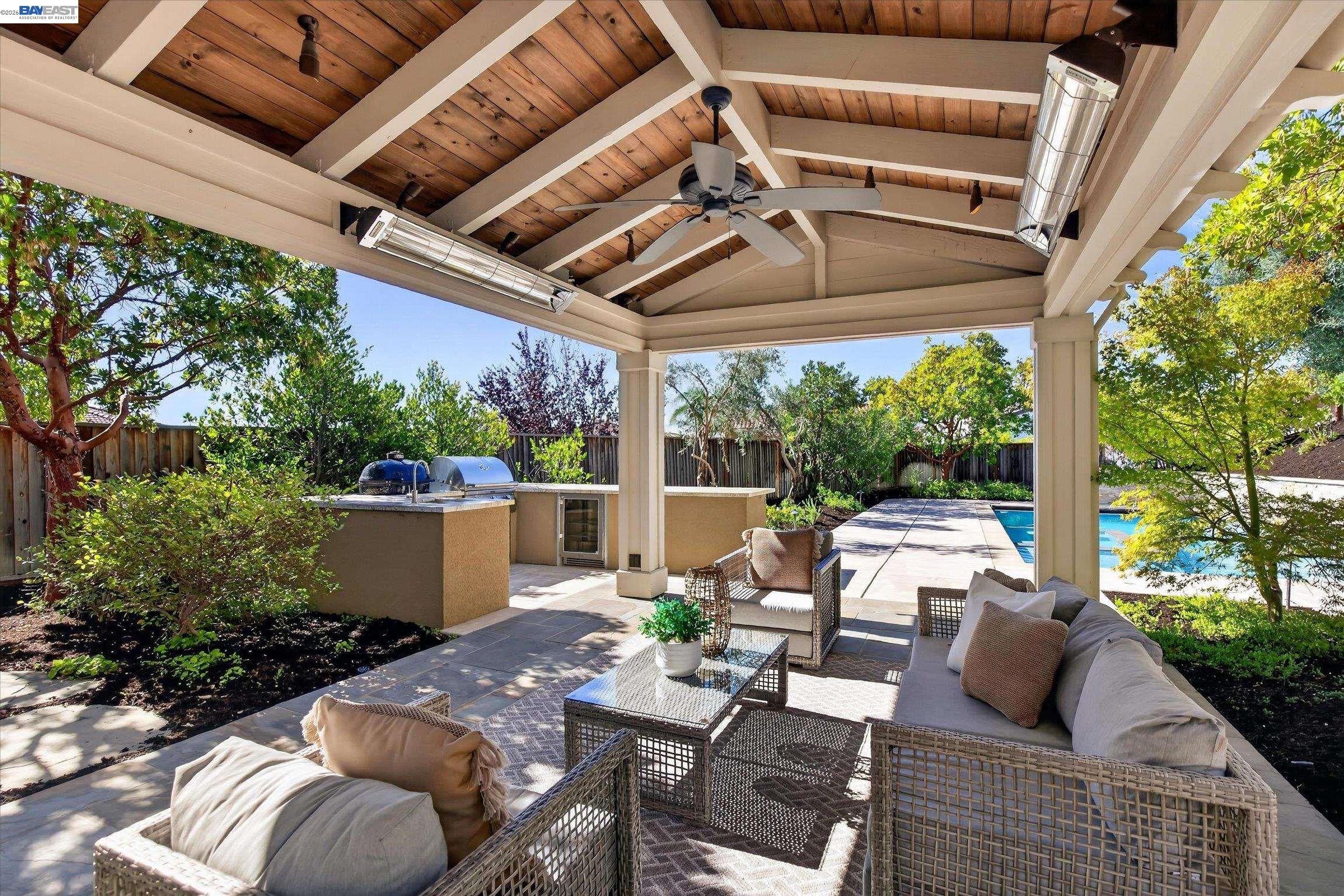 3428 Ironwood Dr