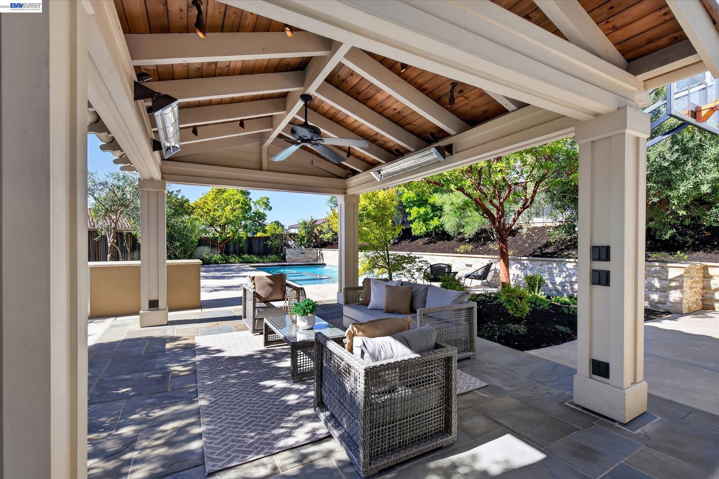 3428 Ironwood Dr