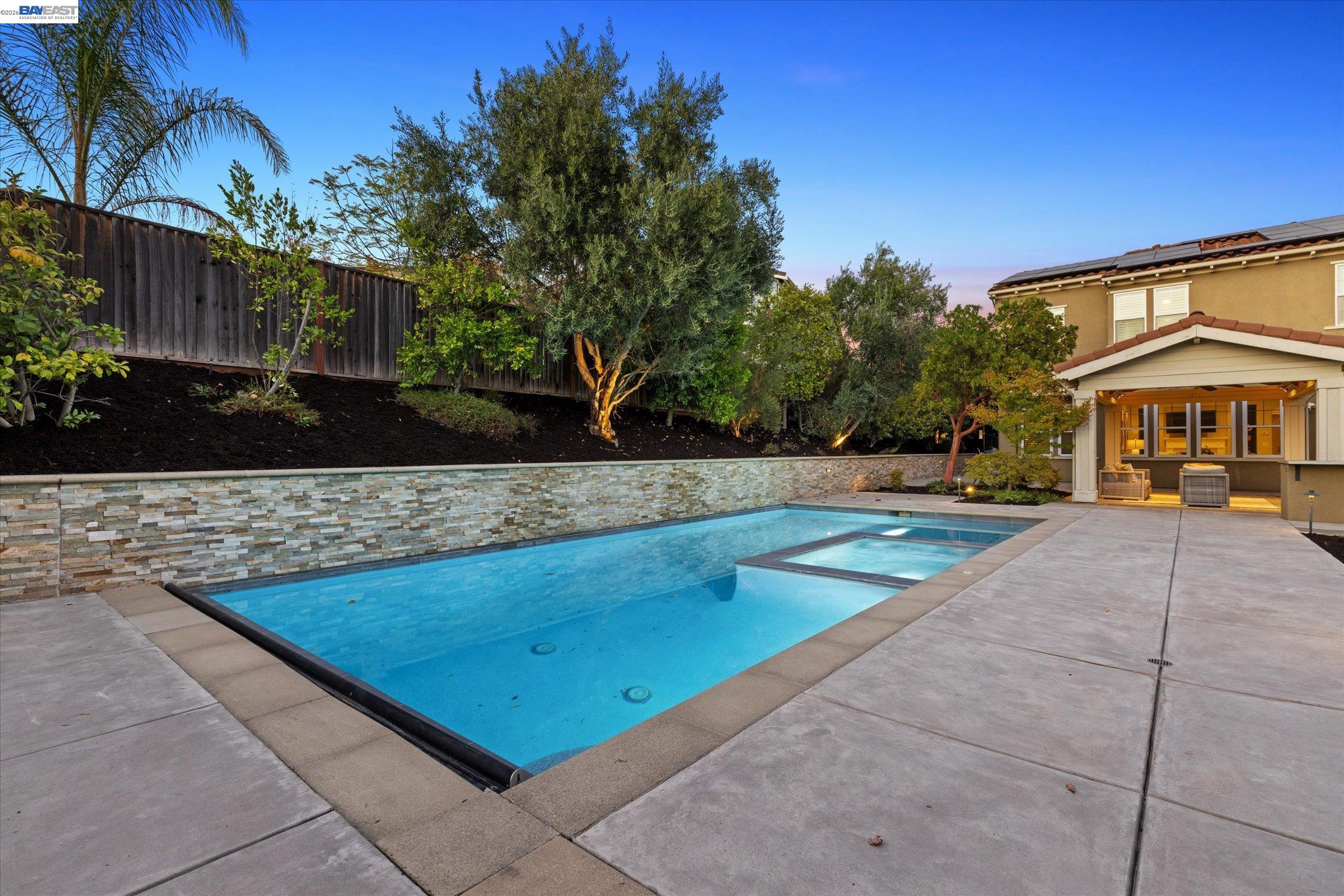 3428 Ironwood Dr
