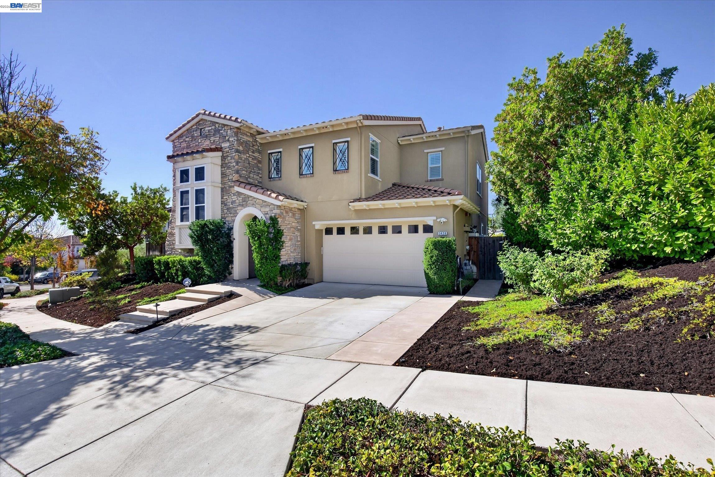 3428 Ironwood Dr
