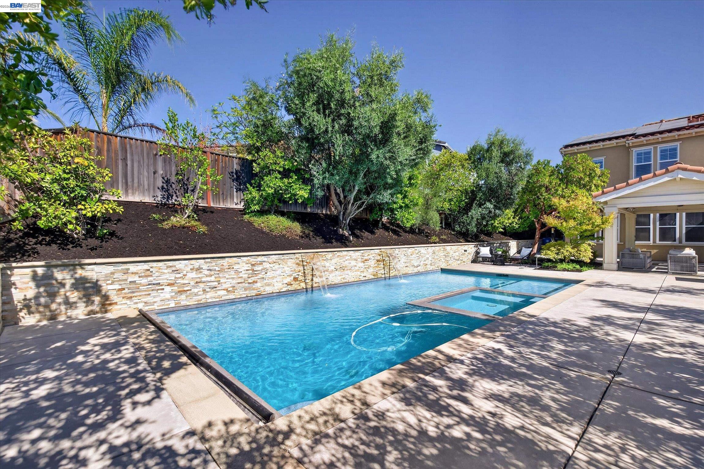 3428 Ironwood Dr