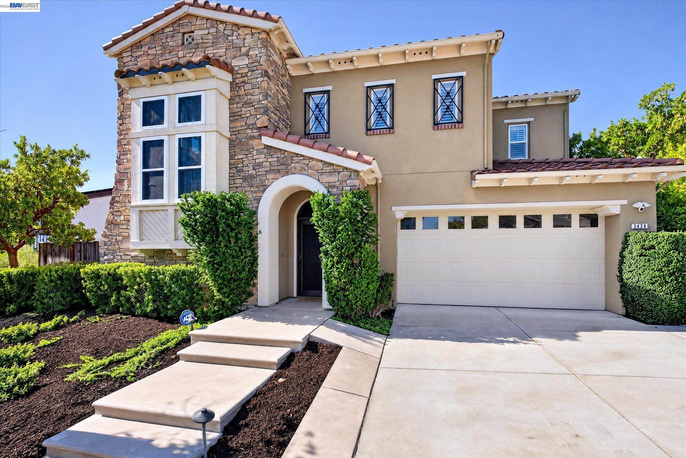 3428 Ironwood Dr