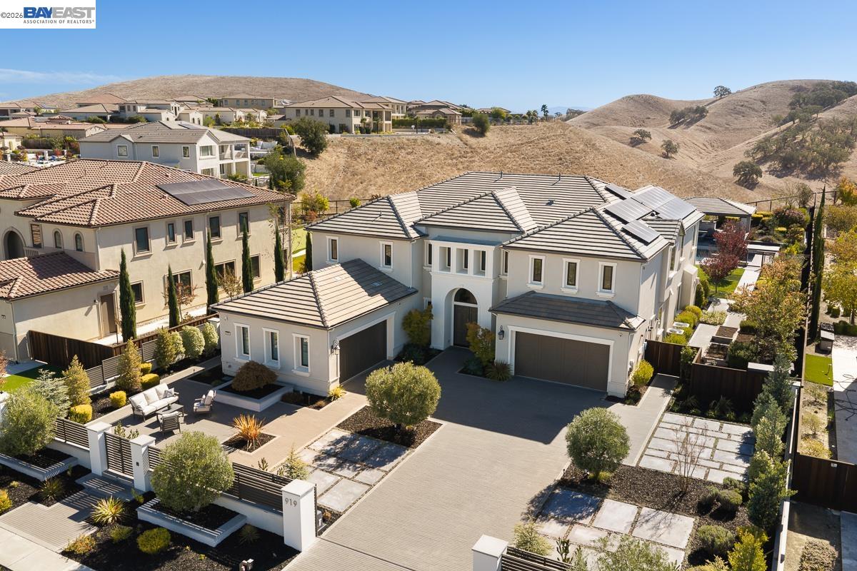 919 Connemara Ct