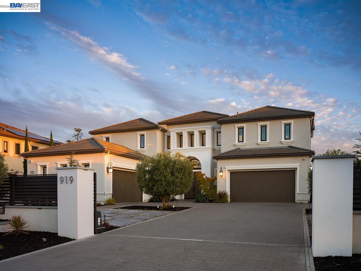 919 Connemara Ct