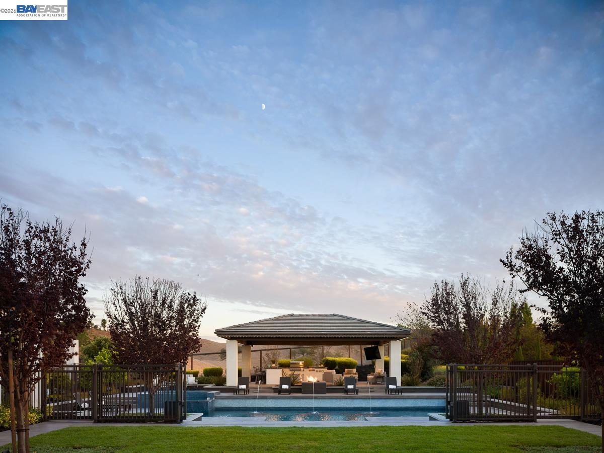 919 Connemara Ct
