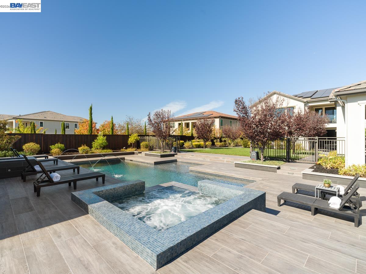 919 Connemara Ct