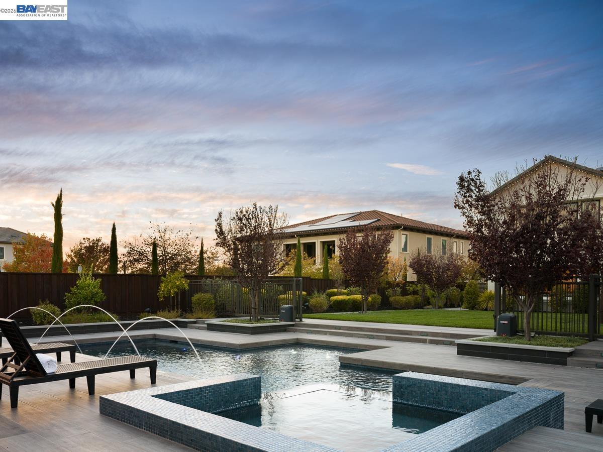 919 Connemara Ct