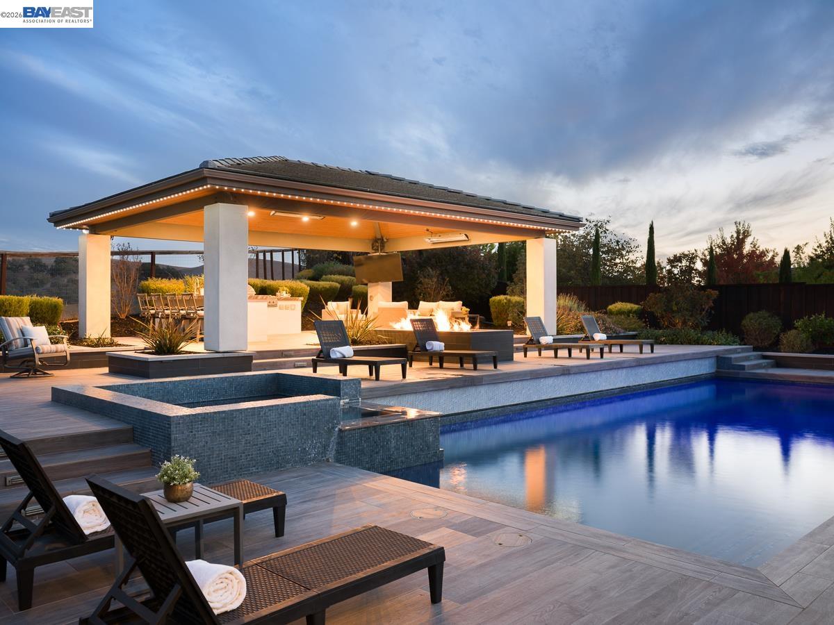 919 Connemara Ct