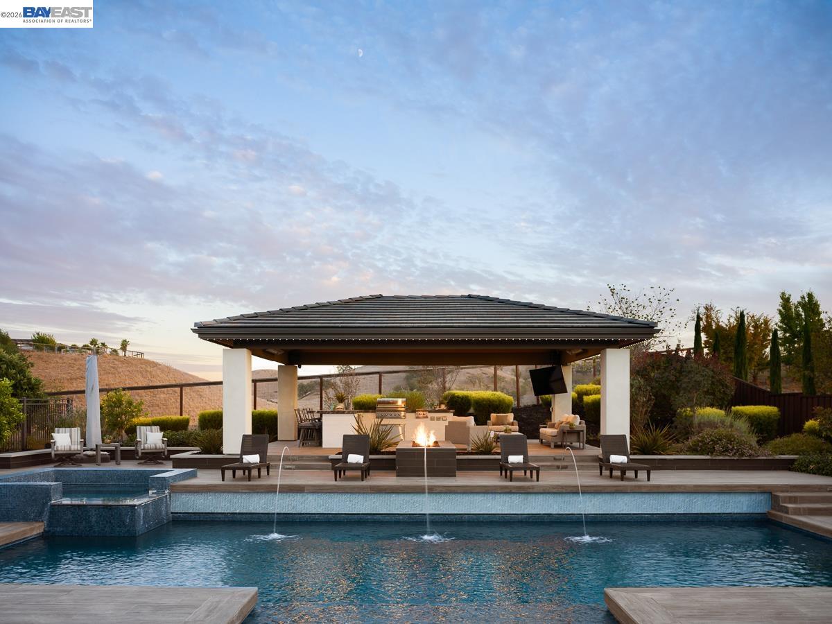 919 Connemara Ct
