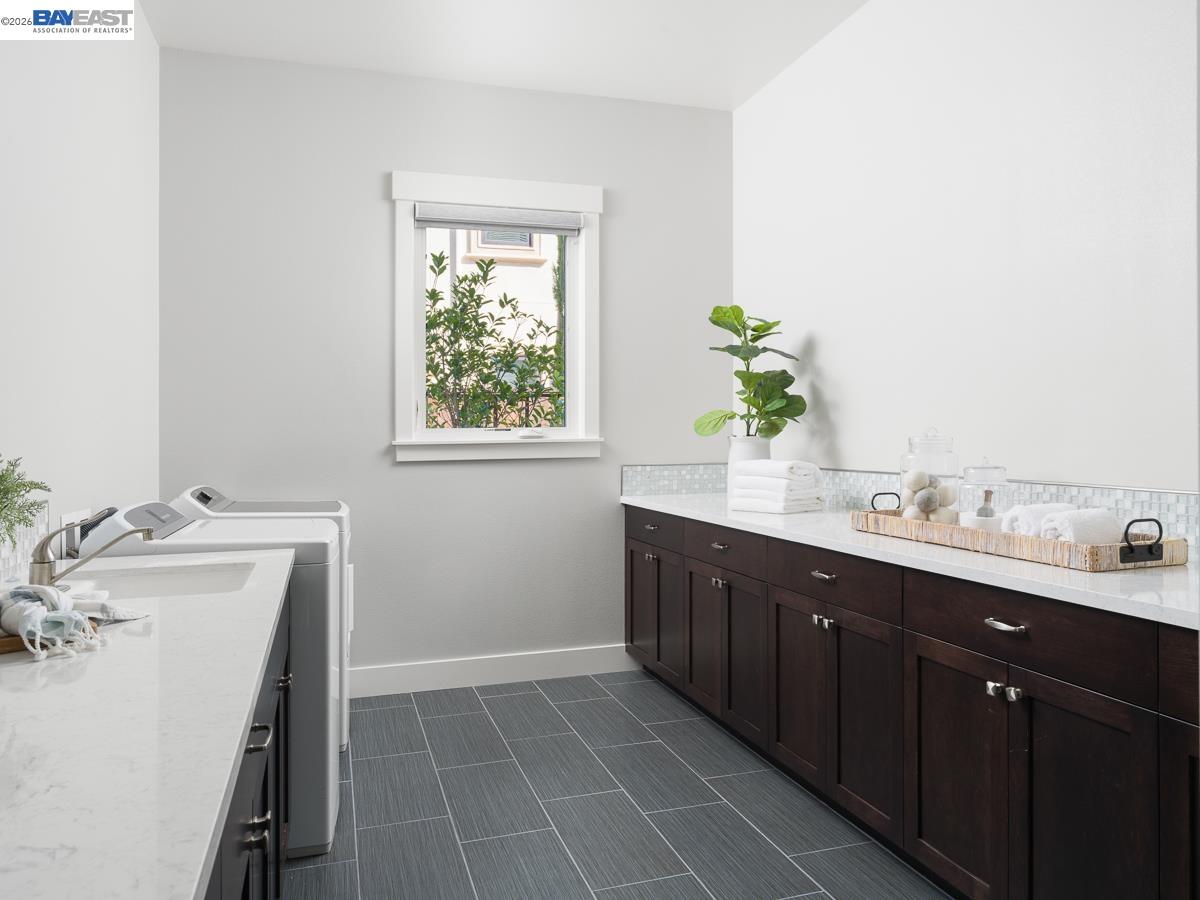919 Connemara Ct