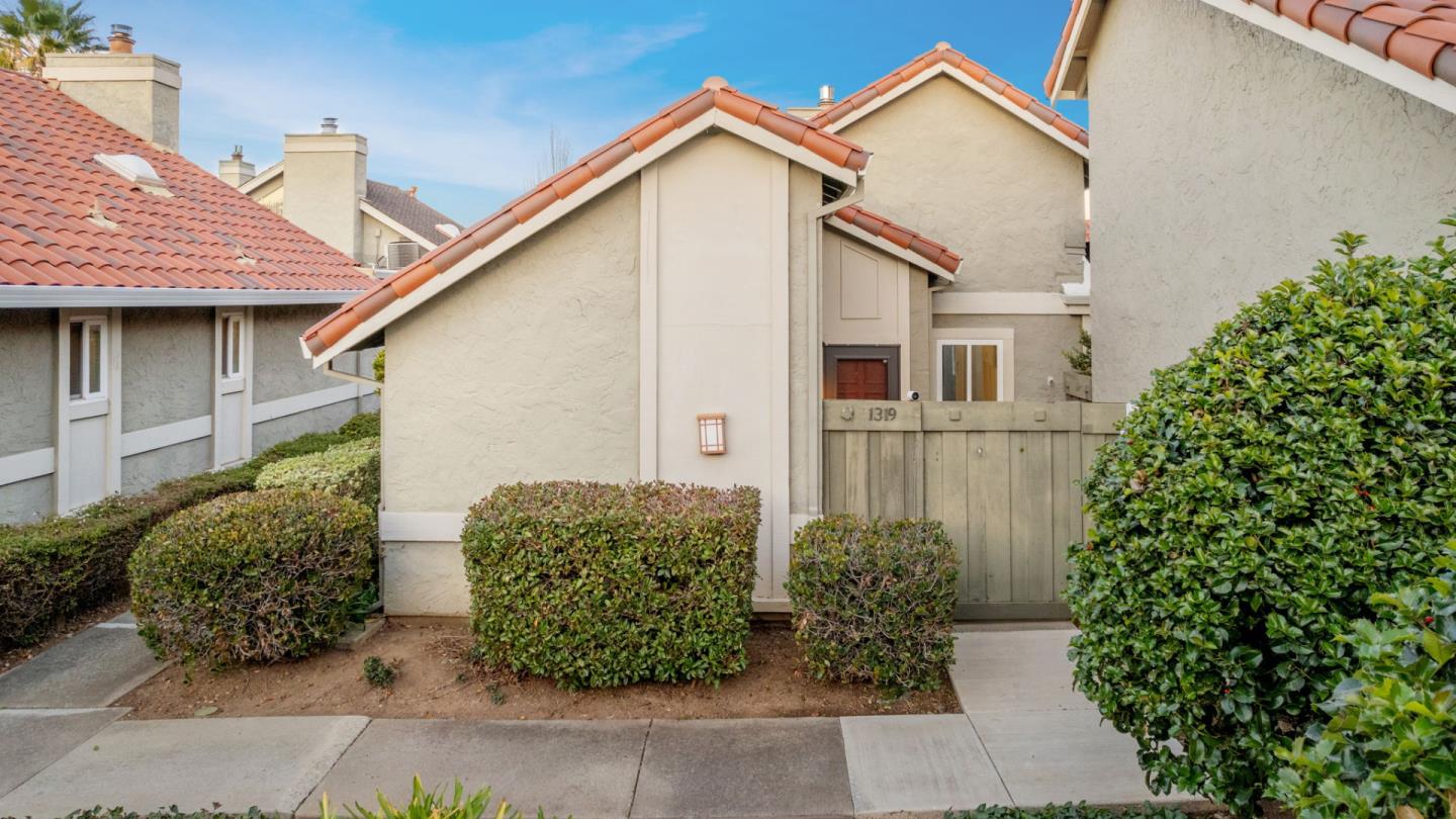 1319 Bottle Brush Lane