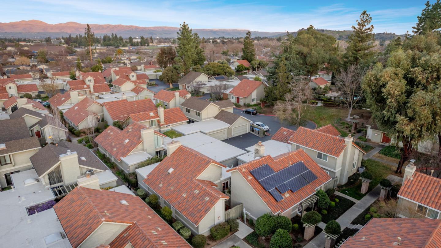 1319 Bottle Brush Lane