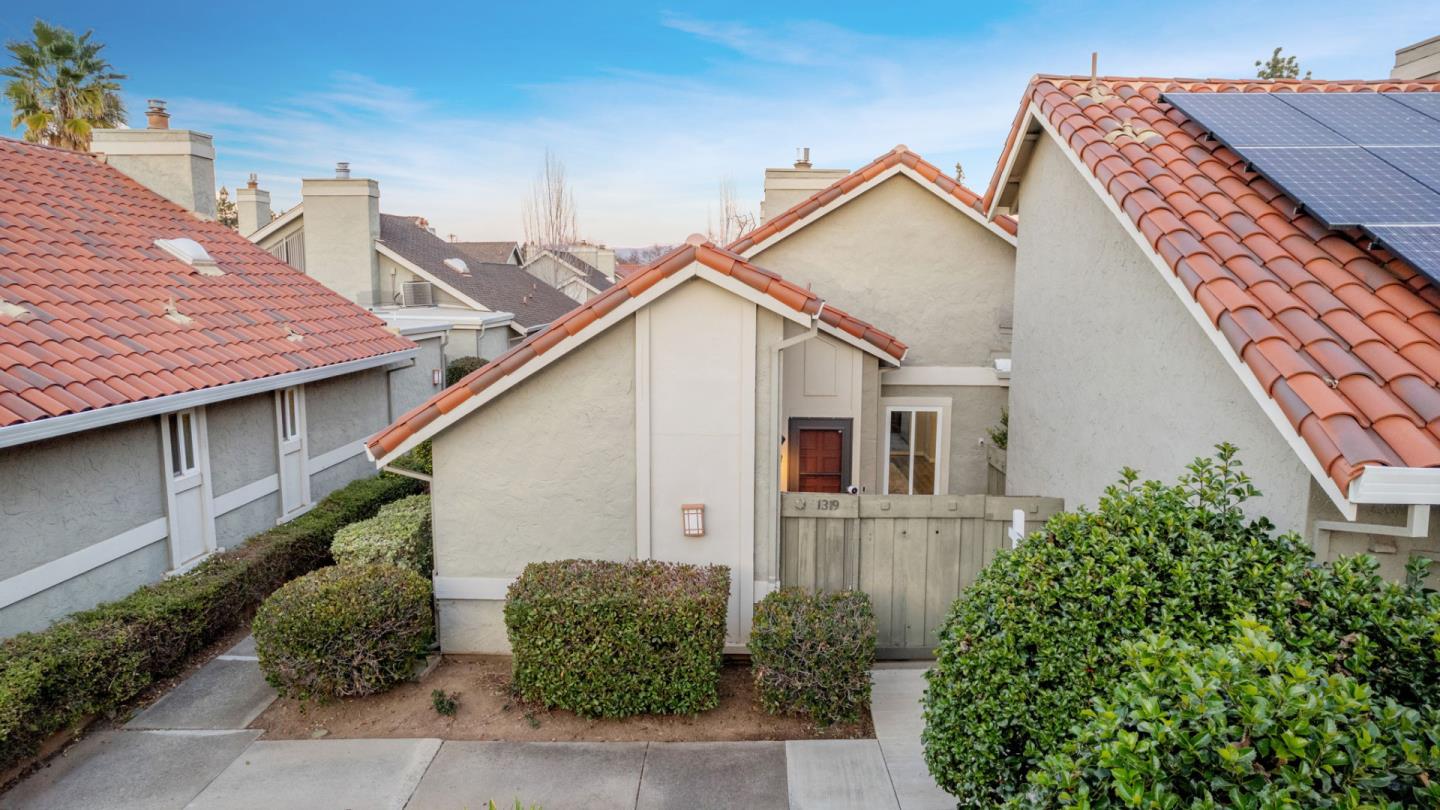 1319 Bottle Brush Lane