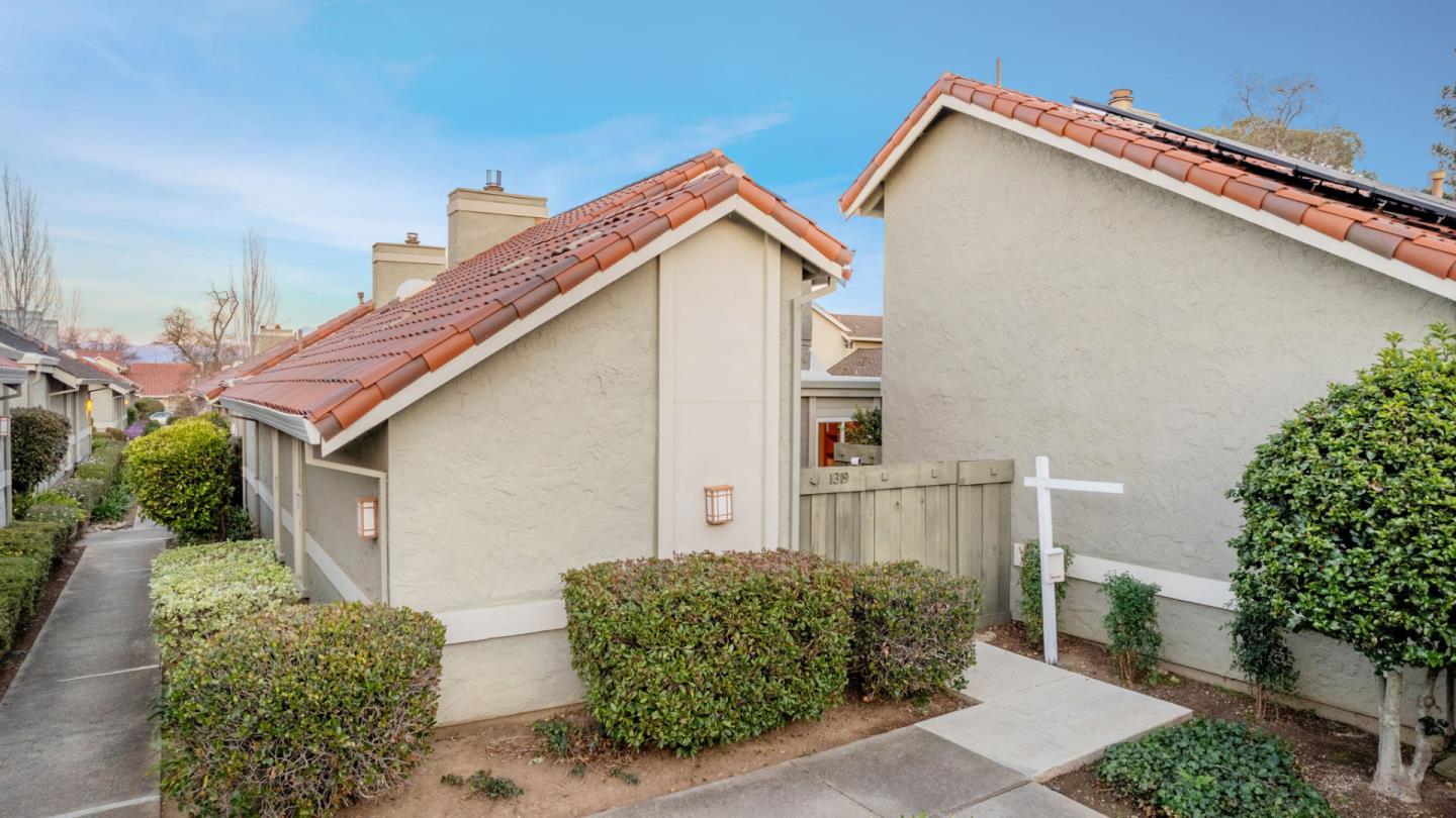 1319 Bottle Brush Lane