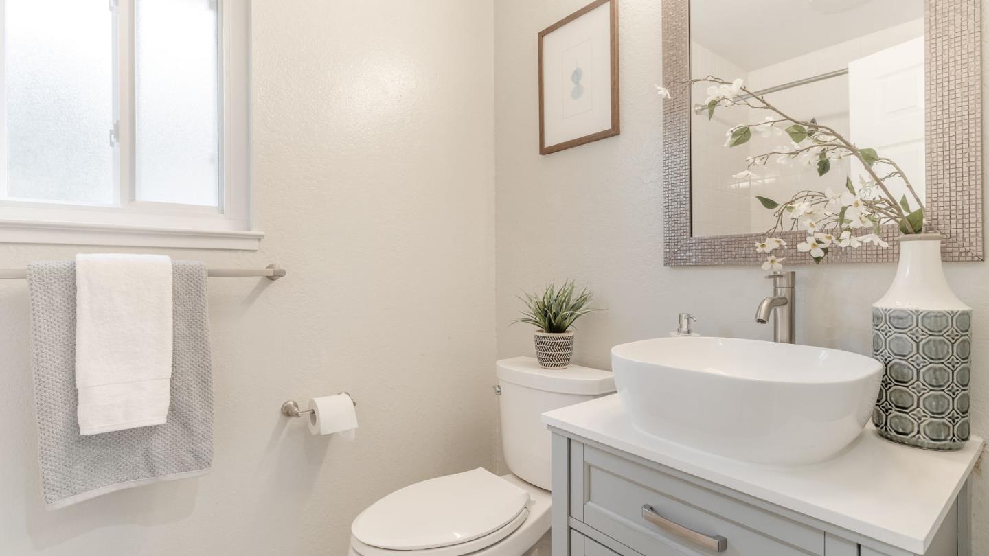 1319 Bottle Brush Lane