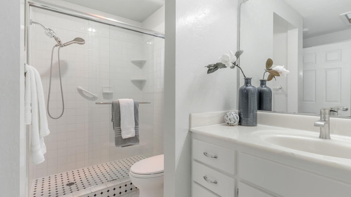 1319 Bottle Brush Lane