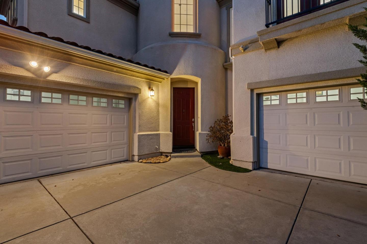 4986 Grayhawk Court