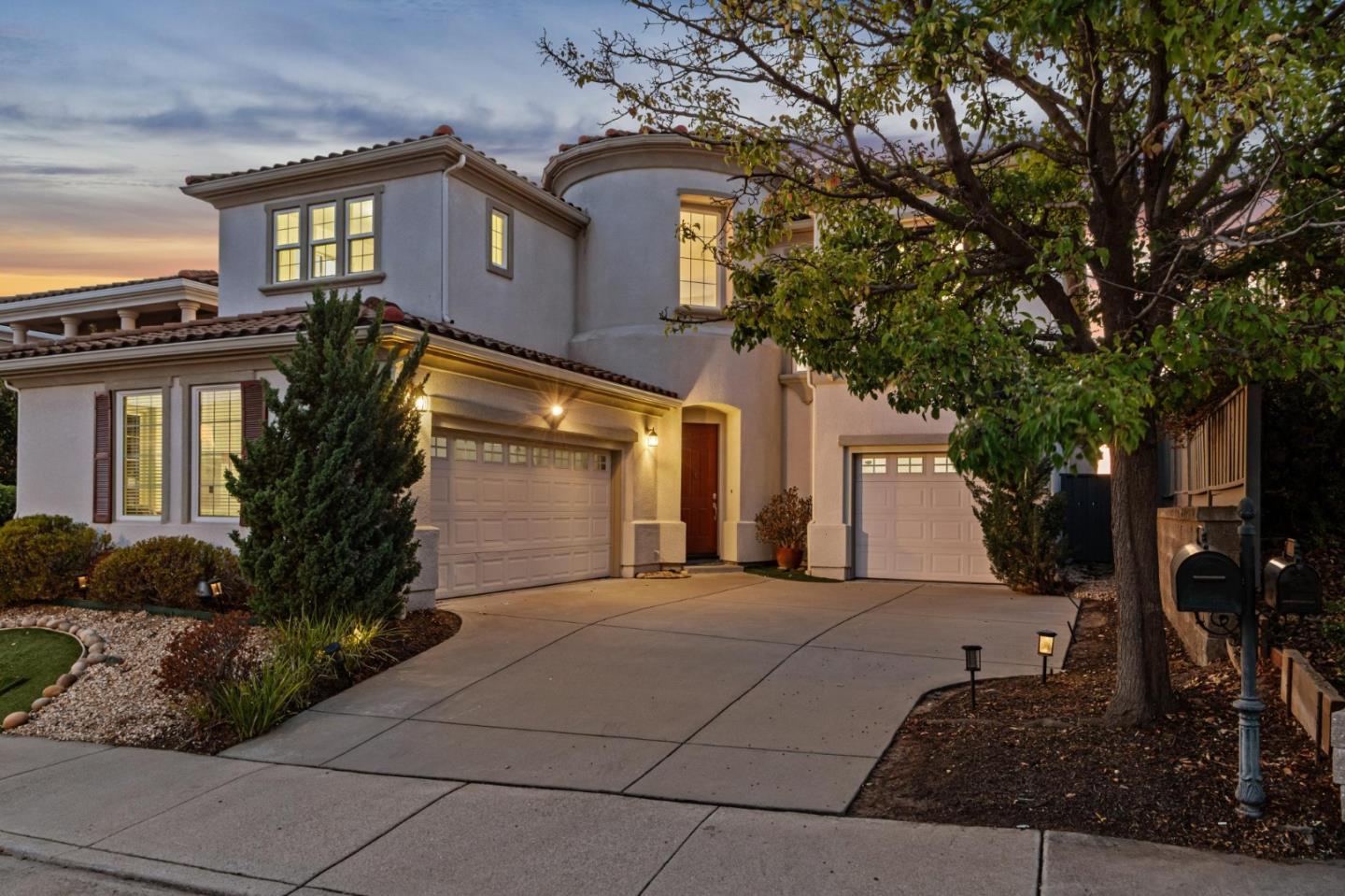4986 Grayhawk Court