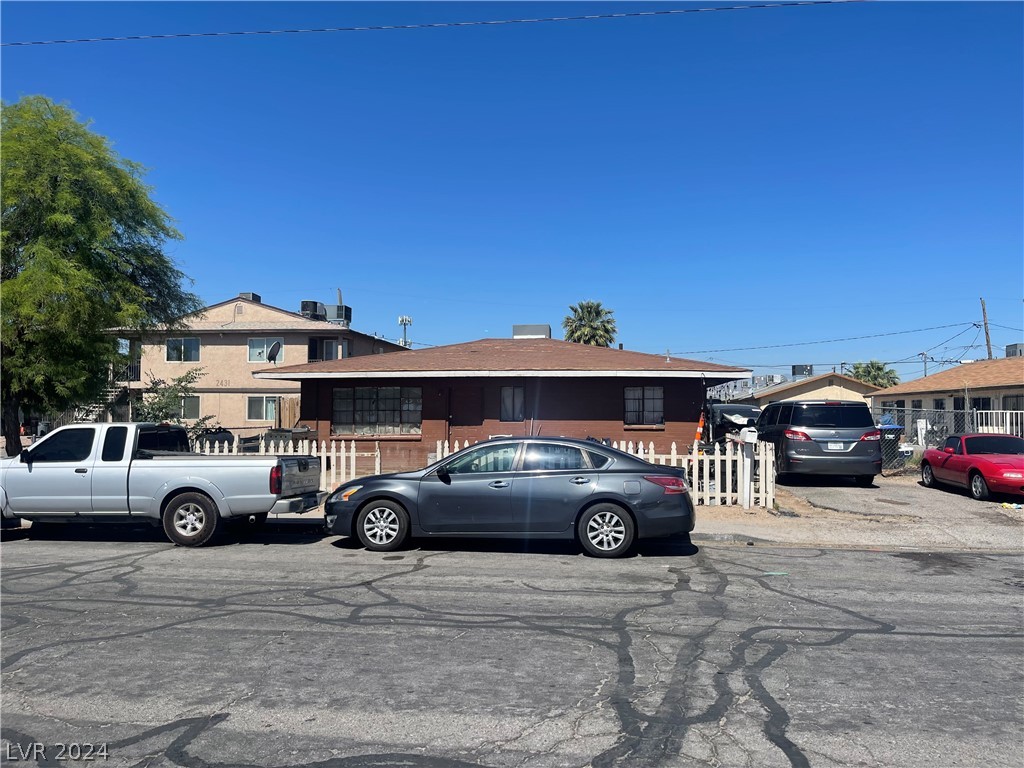 2439 Crawford Street