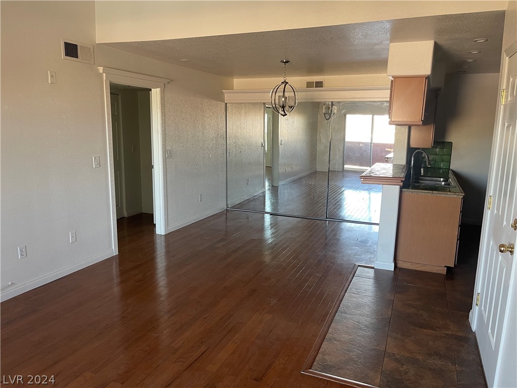 8101 West Flamingo Road 2057