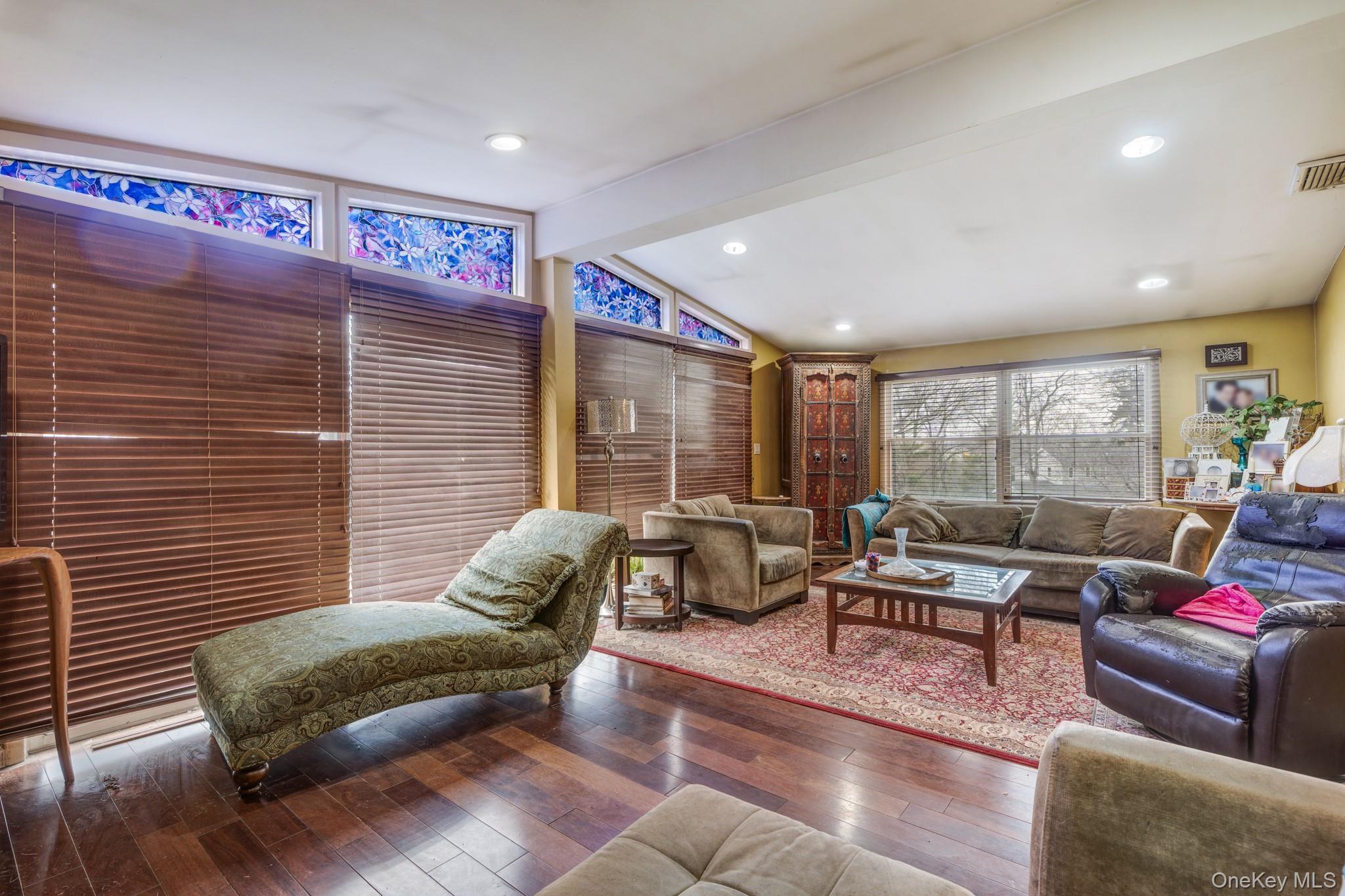 6 Strawberry Hill Lane