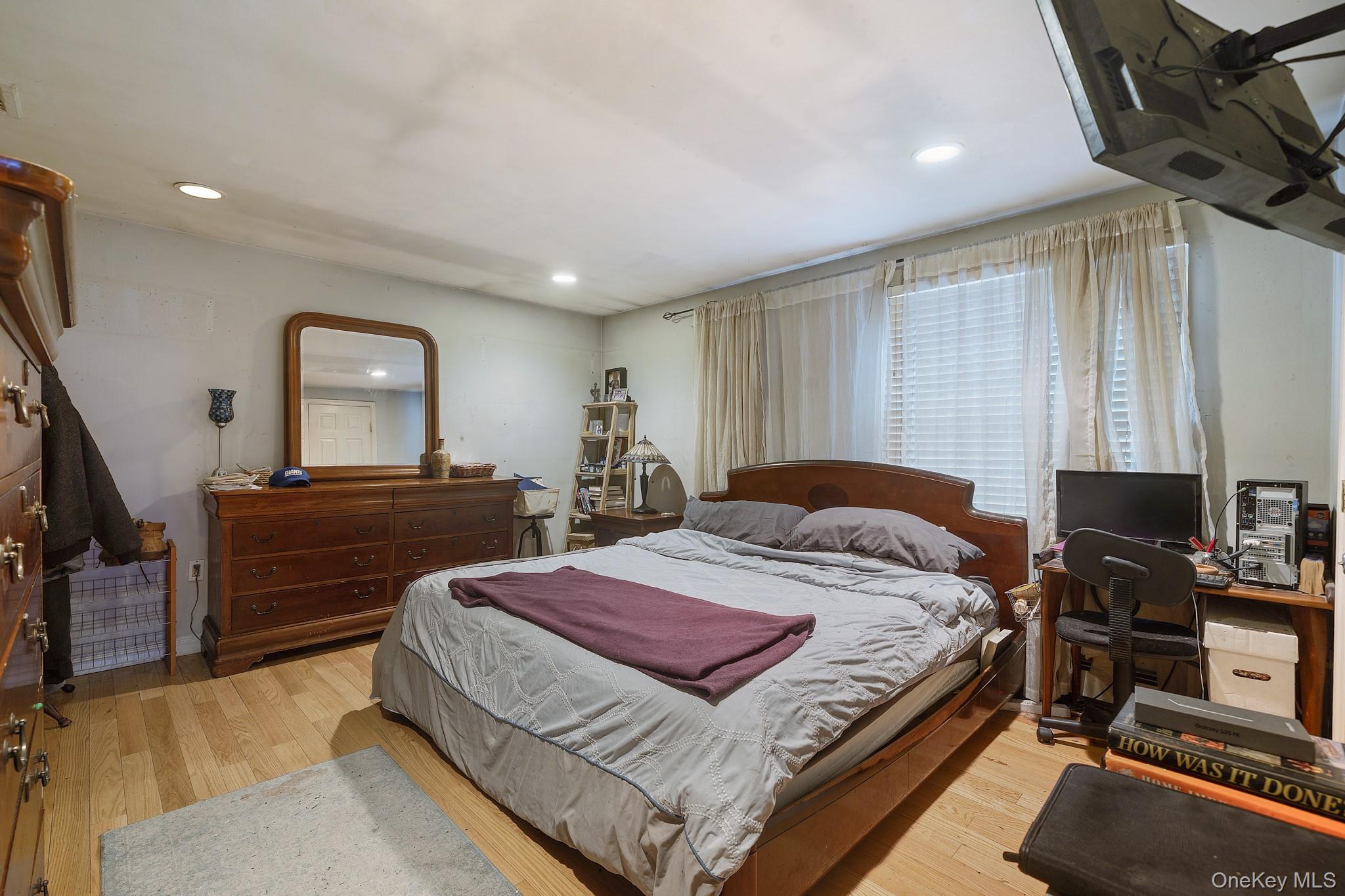 6 Strawberry Hill Lane