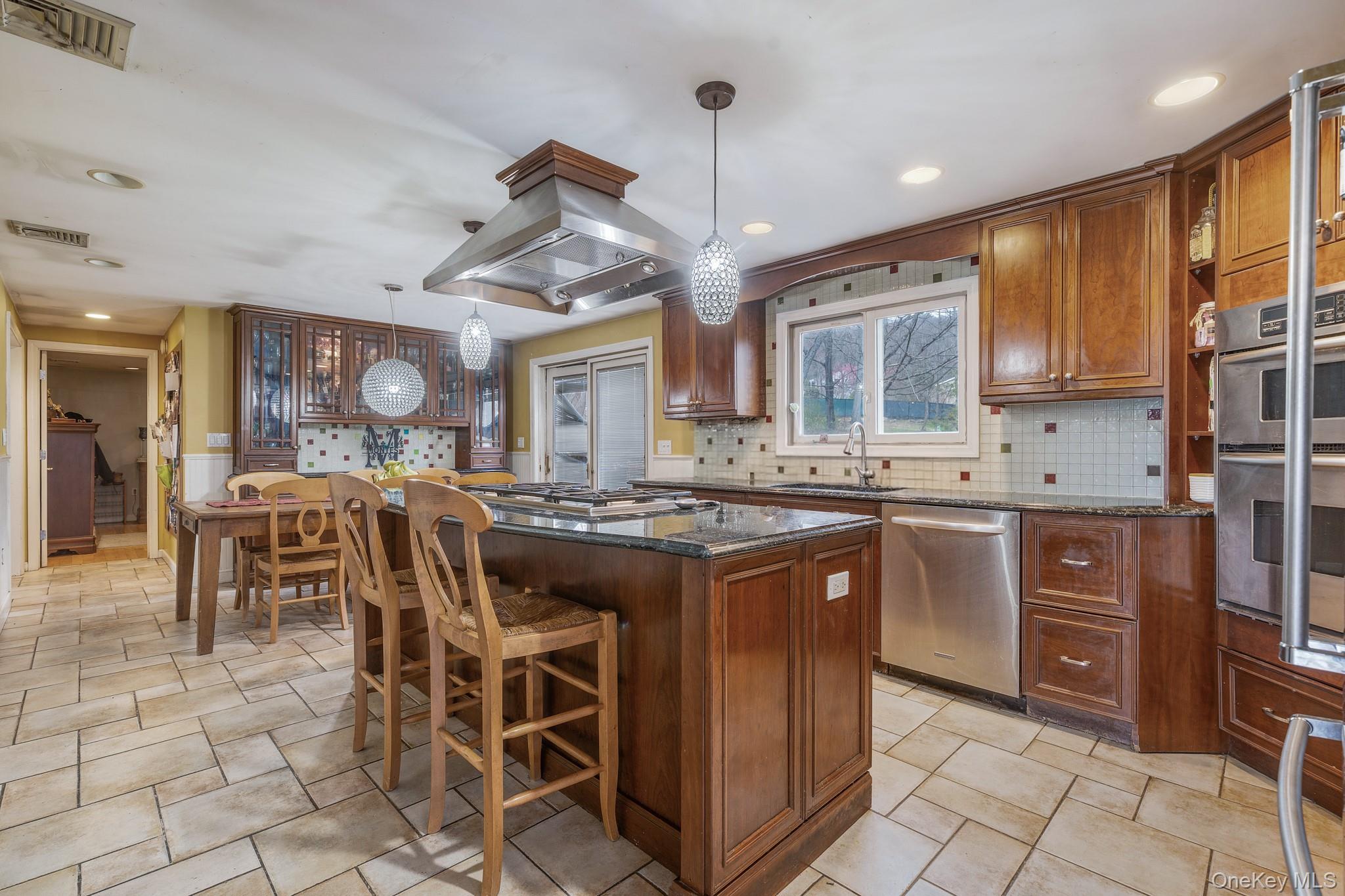 6 Strawberry Hill Lane