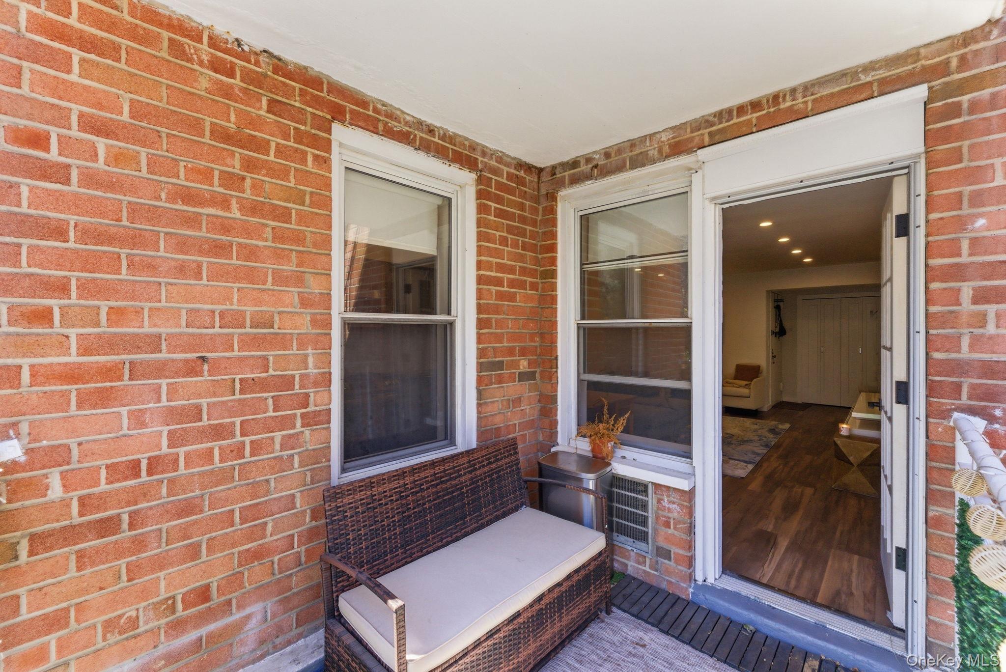 250 N Broadway Unit: 5B