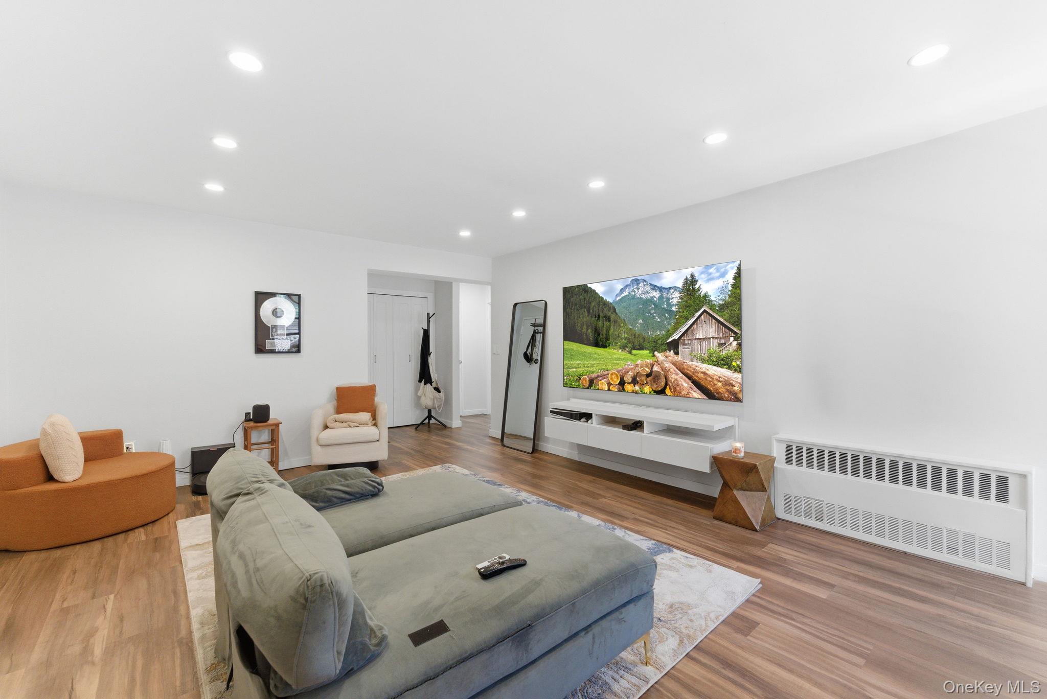 250 N Broadway Unit: 5B