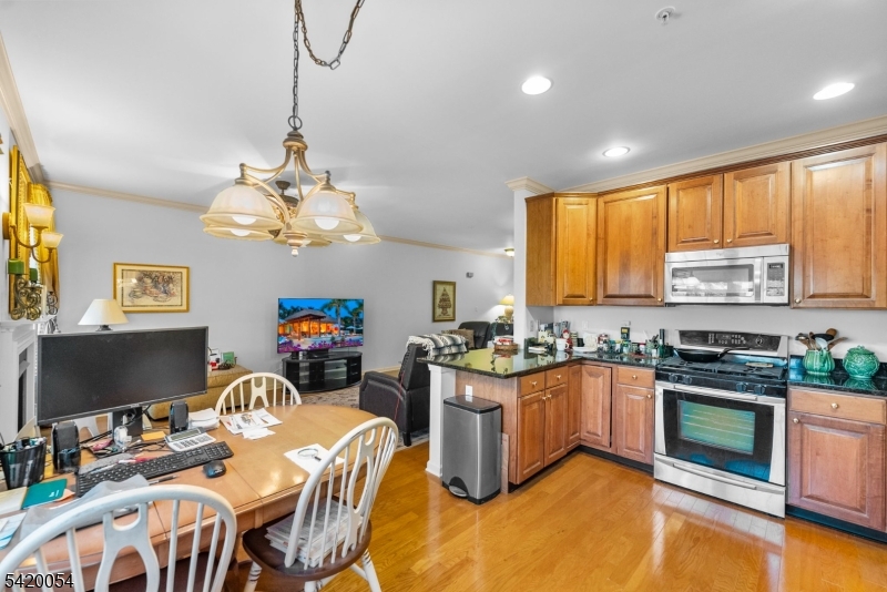 9 Goffle Brook Ct