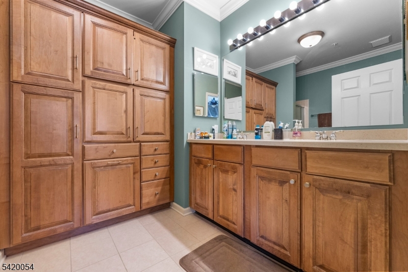 9 Goffle Brook Ct
