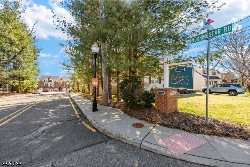 9 Goffle Brook Ct