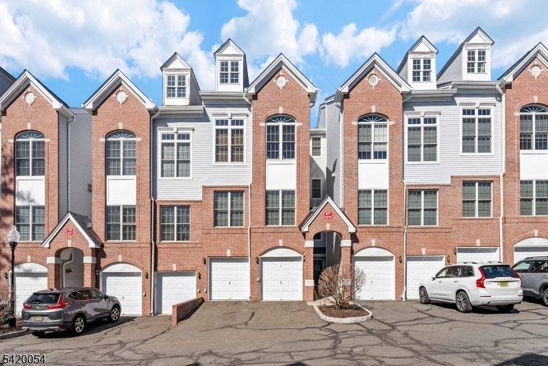 9 Goffle Brook Ct