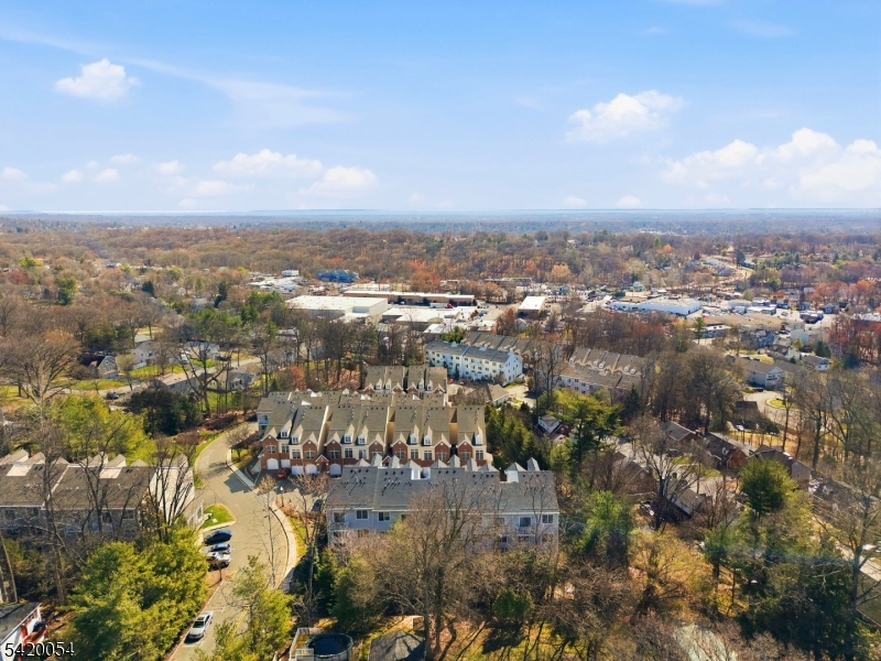 9 Goffle Brook Ct