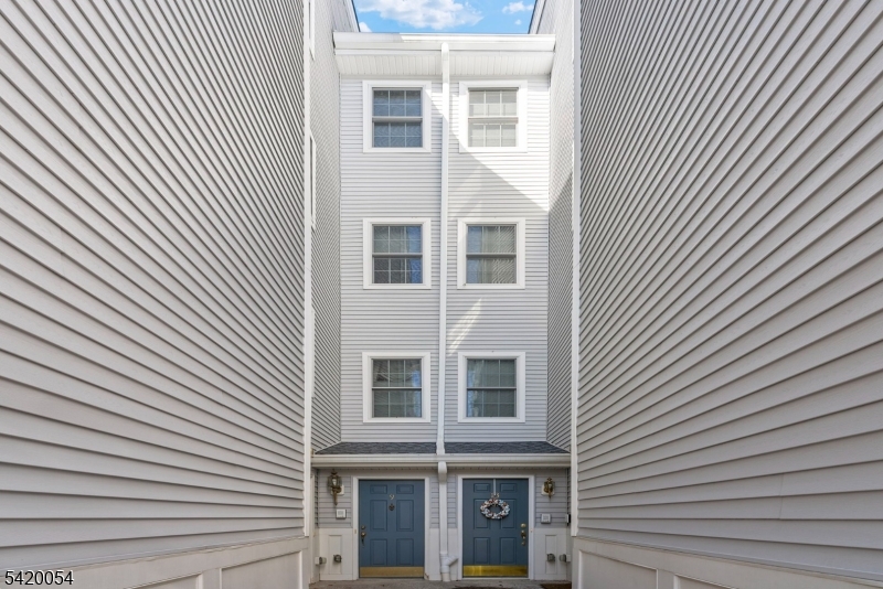 9 Goffle Brook Ct