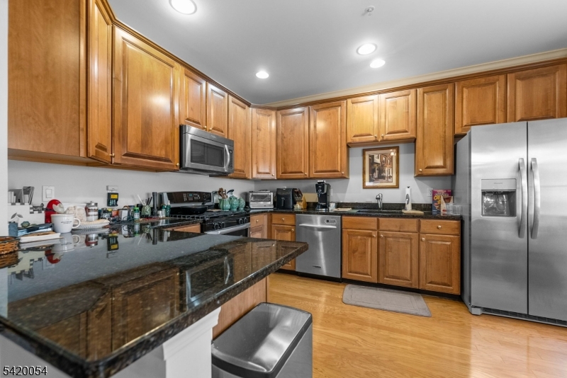 9 Goffle Brook Ct