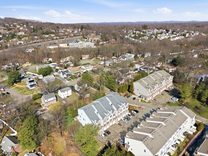 9 Goffle Brook Ct