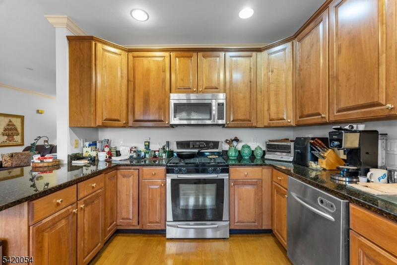 9 Goffle Brook Ct