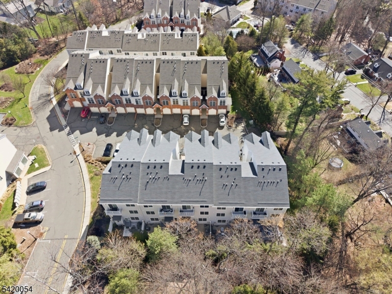 9 Goffle Brook Ct
