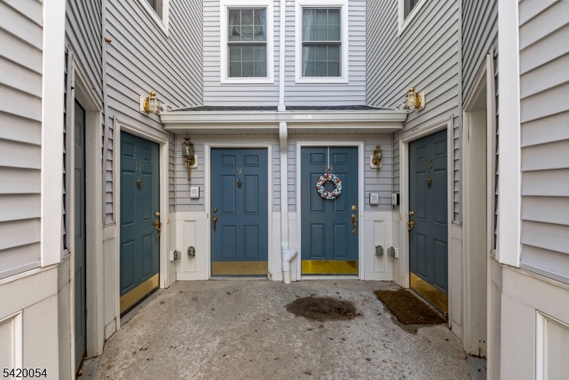 9 Goffle Brook Ct