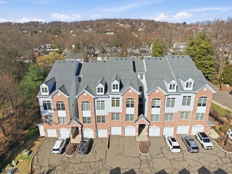 9 Goffle Brook Ct