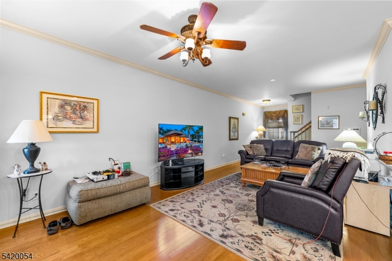 9 Goffle Brook Ct
