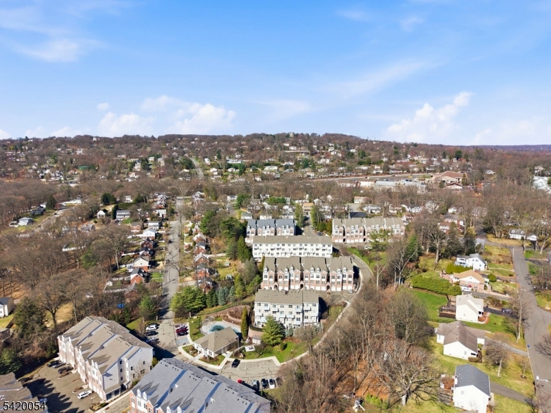 9 Goffle Brook Ct