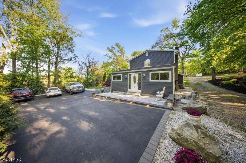 47 Dupont Ave