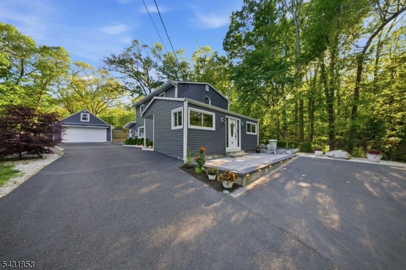 47 Dupont Ave
